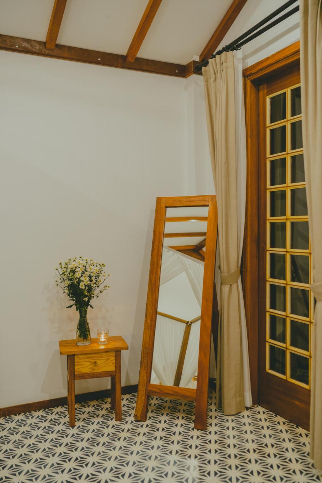 The Wooden Gate Hotel Xuan Son Buitenkant foto